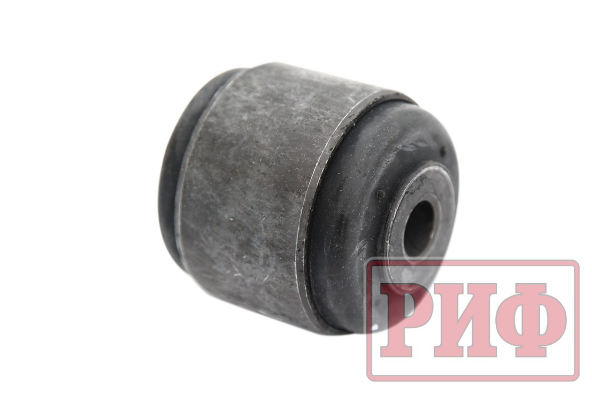 Втулка тяги Панара Nissan Patrol Y61 на короткую часть тяги, на раму