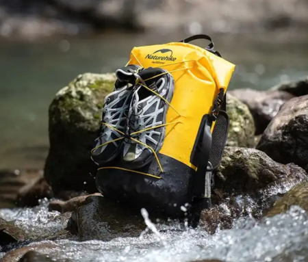 8 Рюкзак туристический Naturehike 20 л, ПВХ, хаки