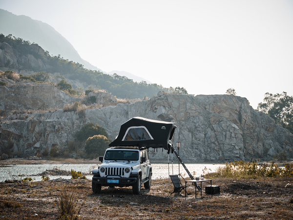 Палатка на крышу автомобиля Wild Land Voyager 160 Pro ECO