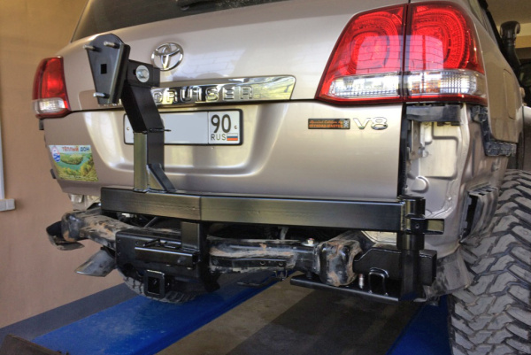 Калитка РИФ с квадратом под фаркоп в штатный задний бампер TLC 200 Калитка РИФ с квадратом под фаркоп в штатный задний бампер TLC 200