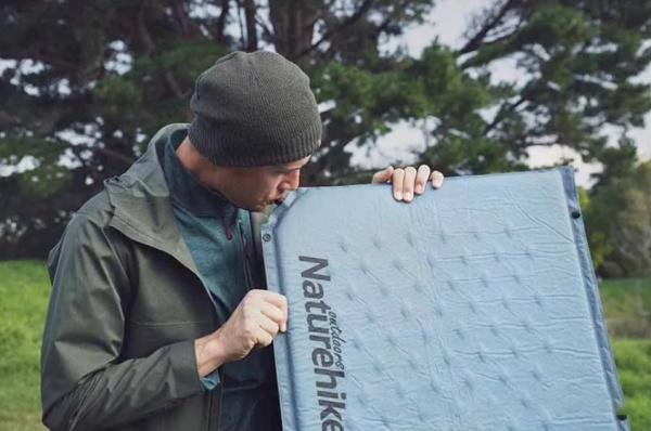 2.Коврик самонадувающийся с подушкой Naturehike, 296х65х3 см, синий