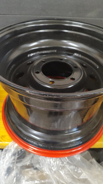 Диск усиленный стальной черный 6x139,7 10xR16 d110 ET-44 с бедлоком (красный) (уценка)