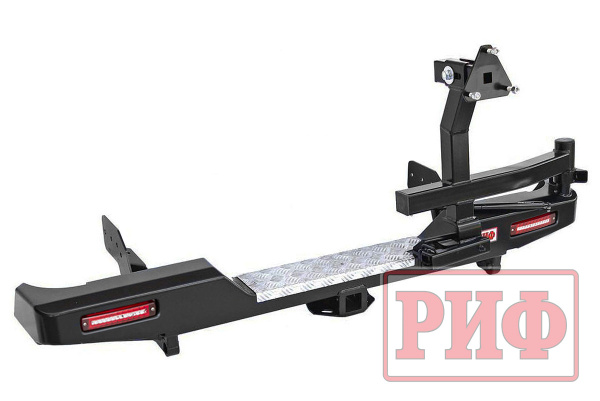 Бампер РИФ задний Mitsubishi L200 2005-2015 (кузов 1350 мм) с квадр. под фаркоп, калиткой и фонарями