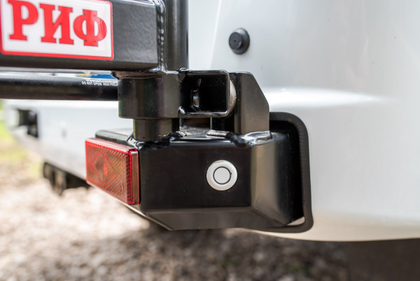 Калитка РИФ с квадратом под фаркоп в штатный задний бампер УАЗ Патриот Калитка РИФ с квадратом под фаркоп в штатный задний бампер УАЗ Патриот