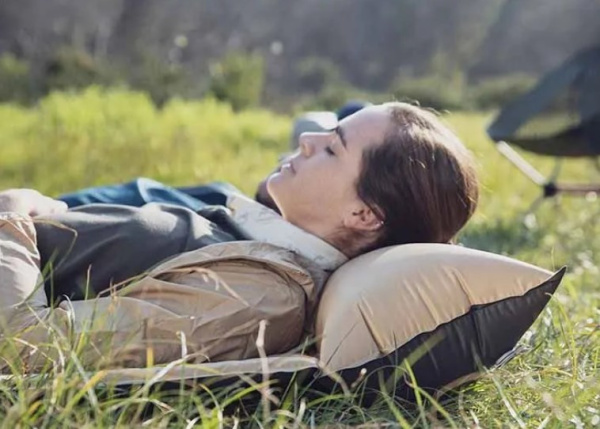 3.Коврик самонадувающийся с подушкой Naturehike, 296х65х3 см, желтый