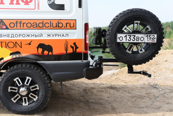 Бампер РИФ задний ГАЗ Соболь с квадратом под фаркоп, 2-мя калитками и фонарями