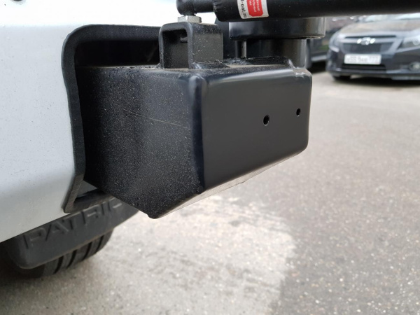 Калитка РИФ с квадратом под фаркоп в штатный задний бампер УАЗ Патриот Калитка РИФ с квадратом под фаркоп в штатный задний бампер УАЗ Патриот