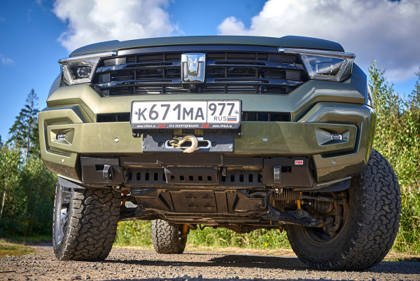 Полубампер РИФ с площадкой под лебедку, защитой радиаторов и буксирными проушинами для TANK 400