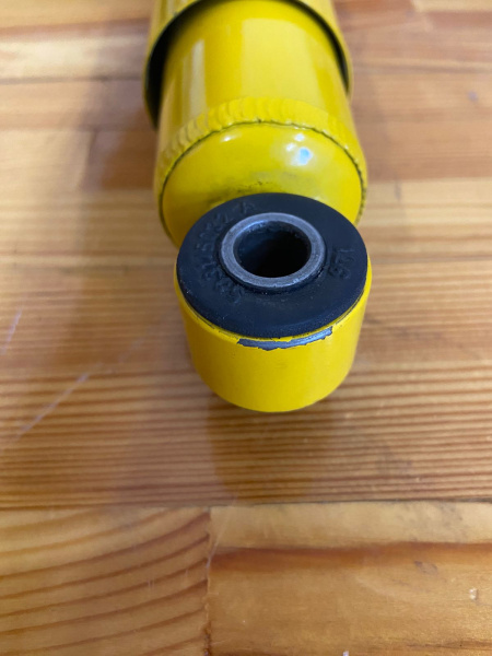 3 Амортизатор РИФ задний усиленный Нива 21214 лифт 50 мм (уценка)