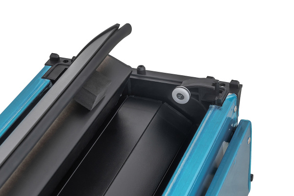 Крышка кузова РИФ для JAC T9, роллета раздвижная 1580х1620 мм, алюминиевая, черная