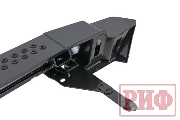 Бампер РИФ силовой задний Toyota Land Cruiser 200 2012-2015 с квадр. под фаркоп, калиткой и фонарями